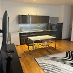 Al Nafurah Lägenhetshotell 4*